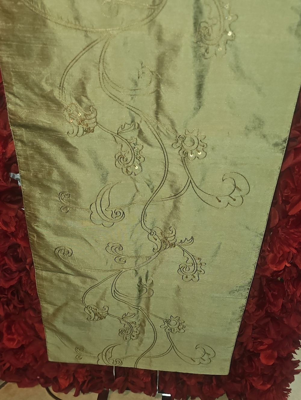 Pottery Barn Gold Embroidered Floral Table Runner Like New